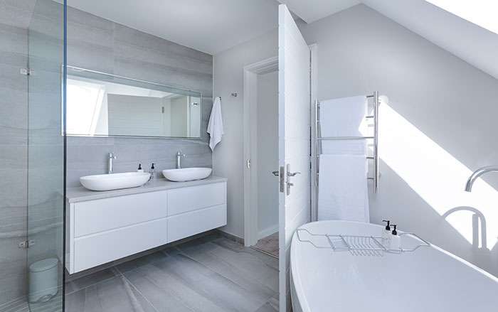 How to create a minimalist bathroom design- neutral colours