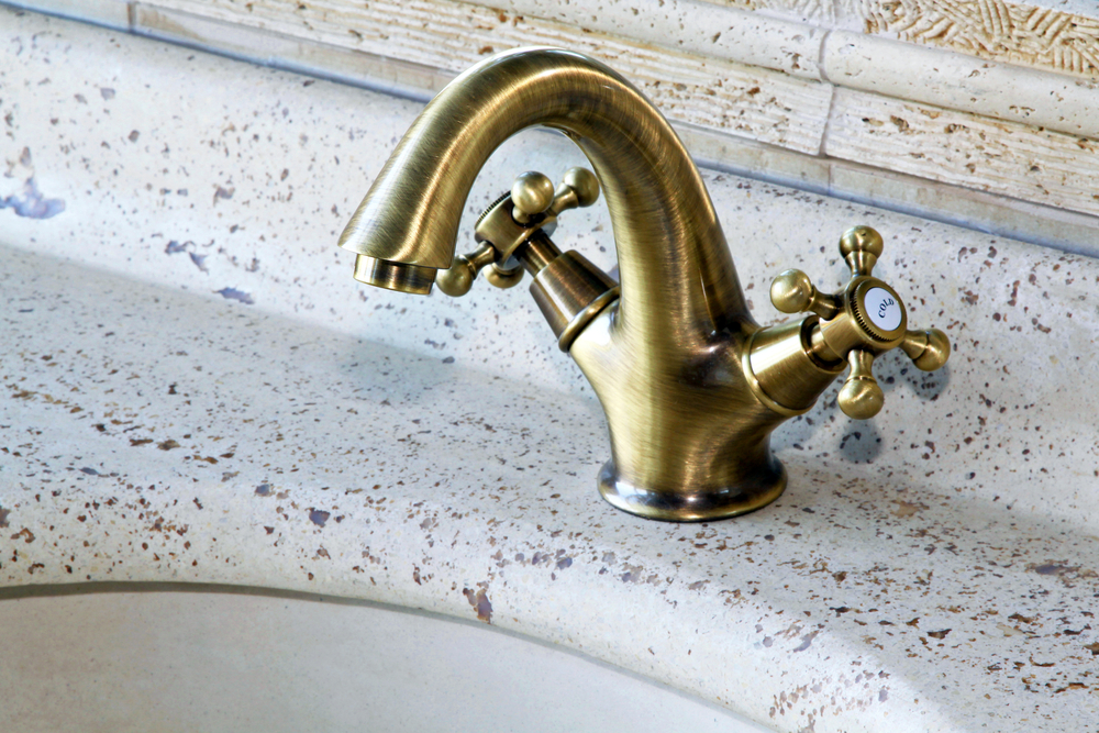 How to solve the 5 most common bathroom problems - tarnished brass