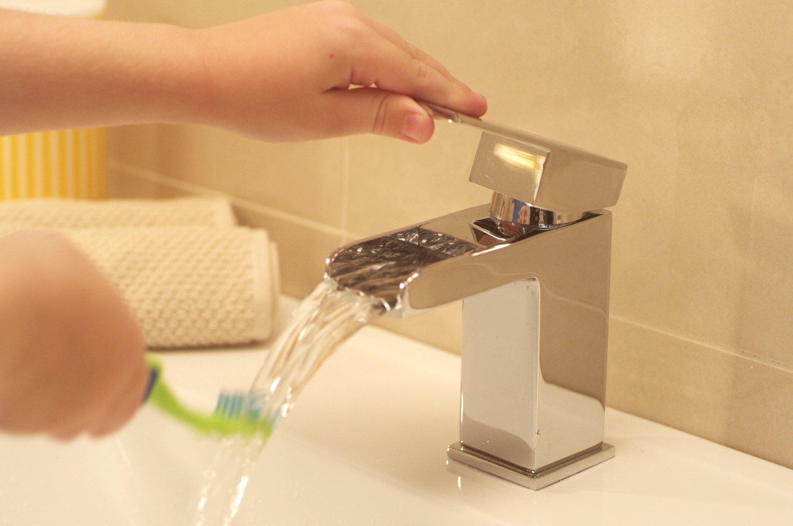 How to fit a basin mixer tap