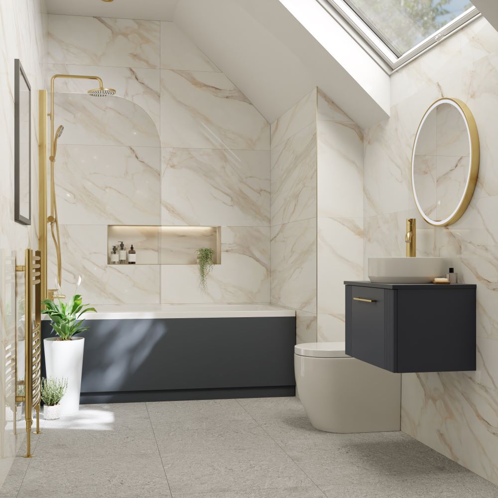Light bathroom colour scheme with marble tiles and light floor tiles